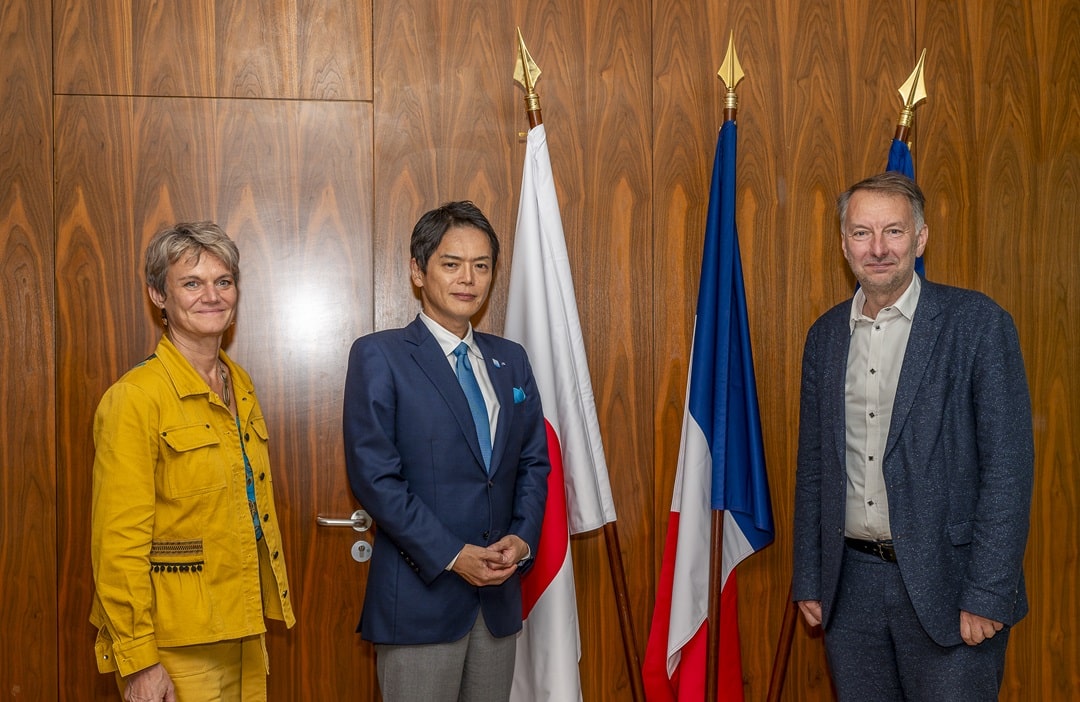 Treffen mit der Partnerstadt Lyon Treffen zwischen Yokohamas Bürgermeister und Vertretern der Partnerstadt Lyon